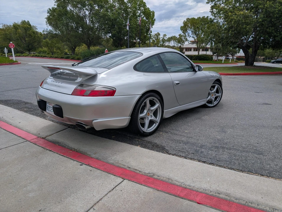2001 Porsche 996 Carrera 4 - Image 7 of 31