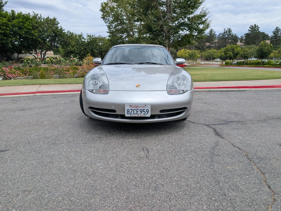 2001 Porsche 996 Carrera 4 - Image 10 of 31
