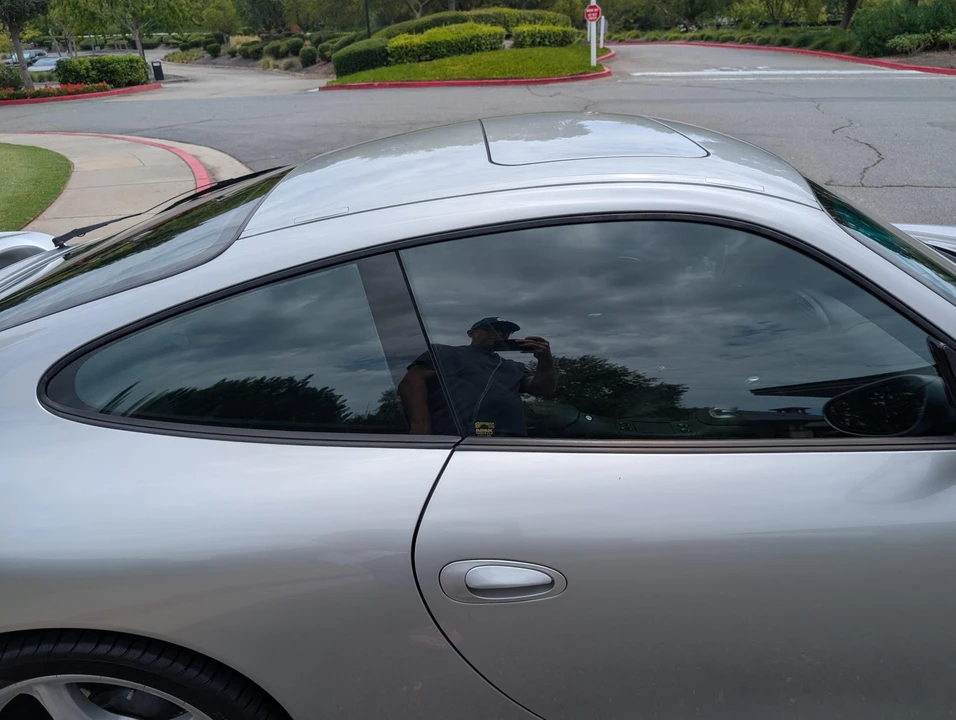 2001 Porsche 996 Carrera 4 - Image 27 of 31