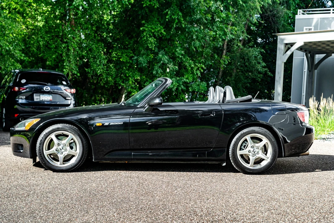 2002 Honda AP1 S2000 - Image 2 of 31