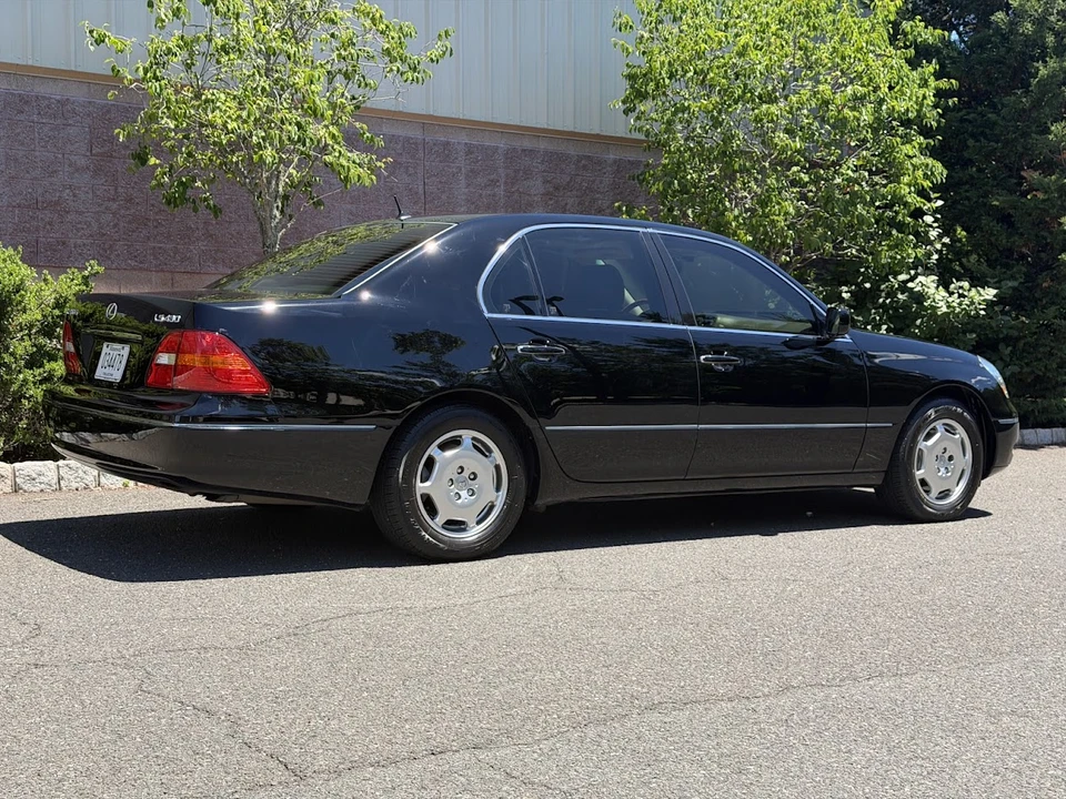 2002 Lexus LS 3rd Gen - Image 19 of 31