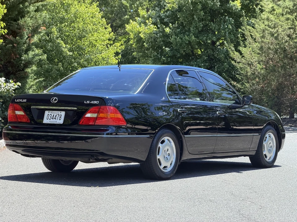 2002 Lexus LS 3rd Gen - Image 20 of 31