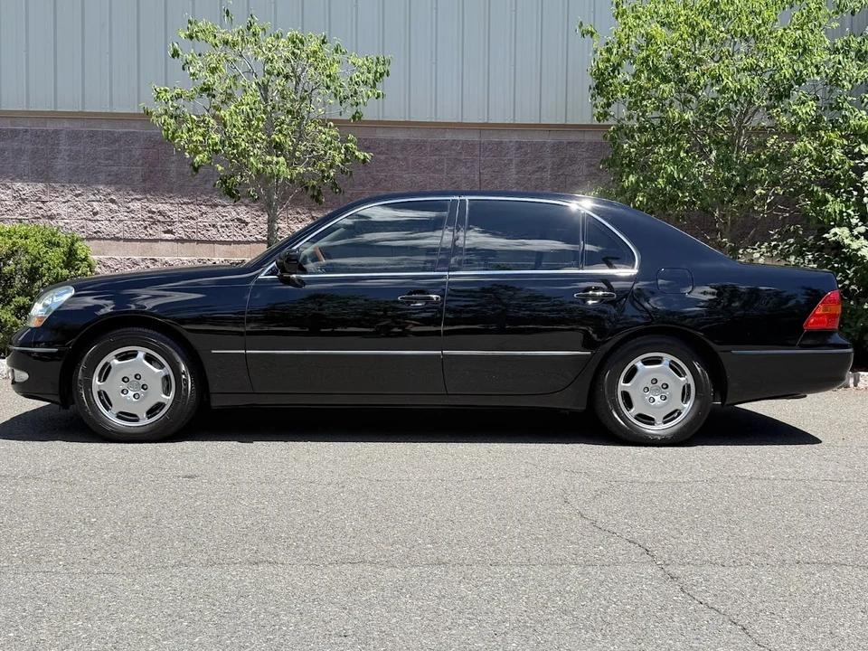 2002 Lexus LS 3rd Gen - Image 26 of 31