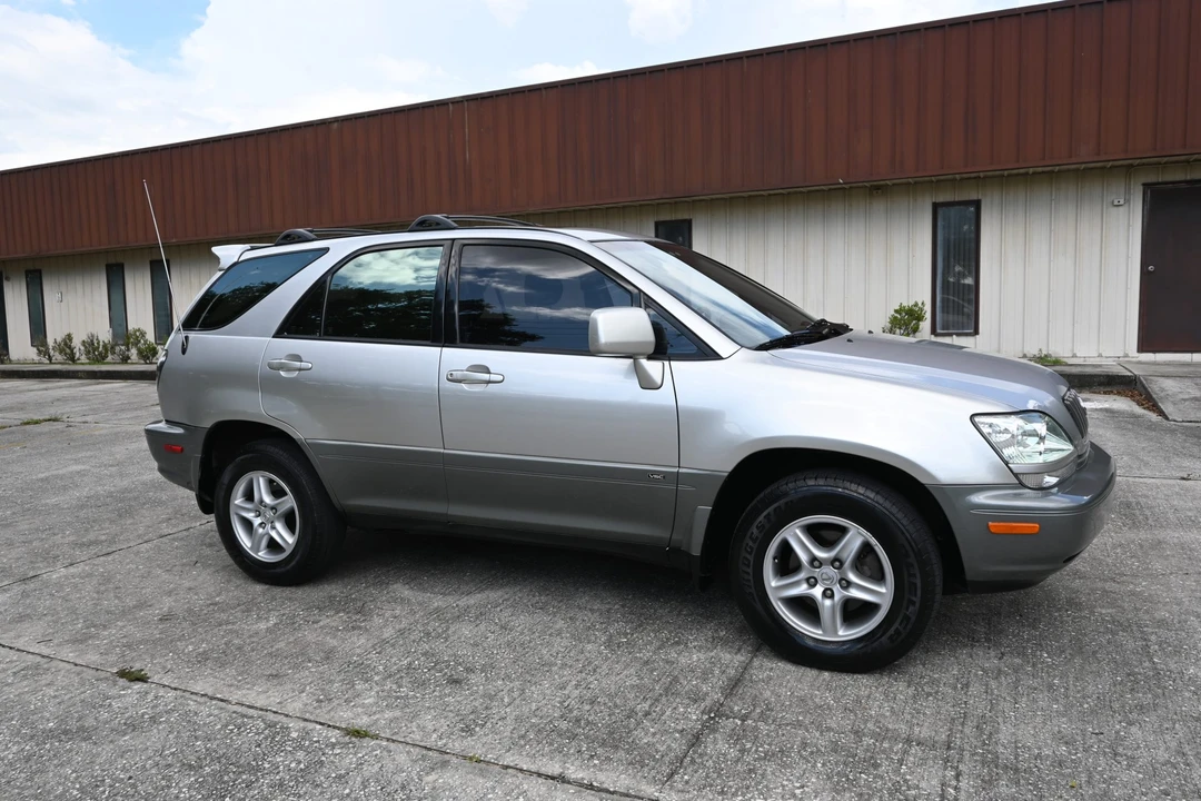 2002 Lexus RX 1st Gen - Image 9 of 31