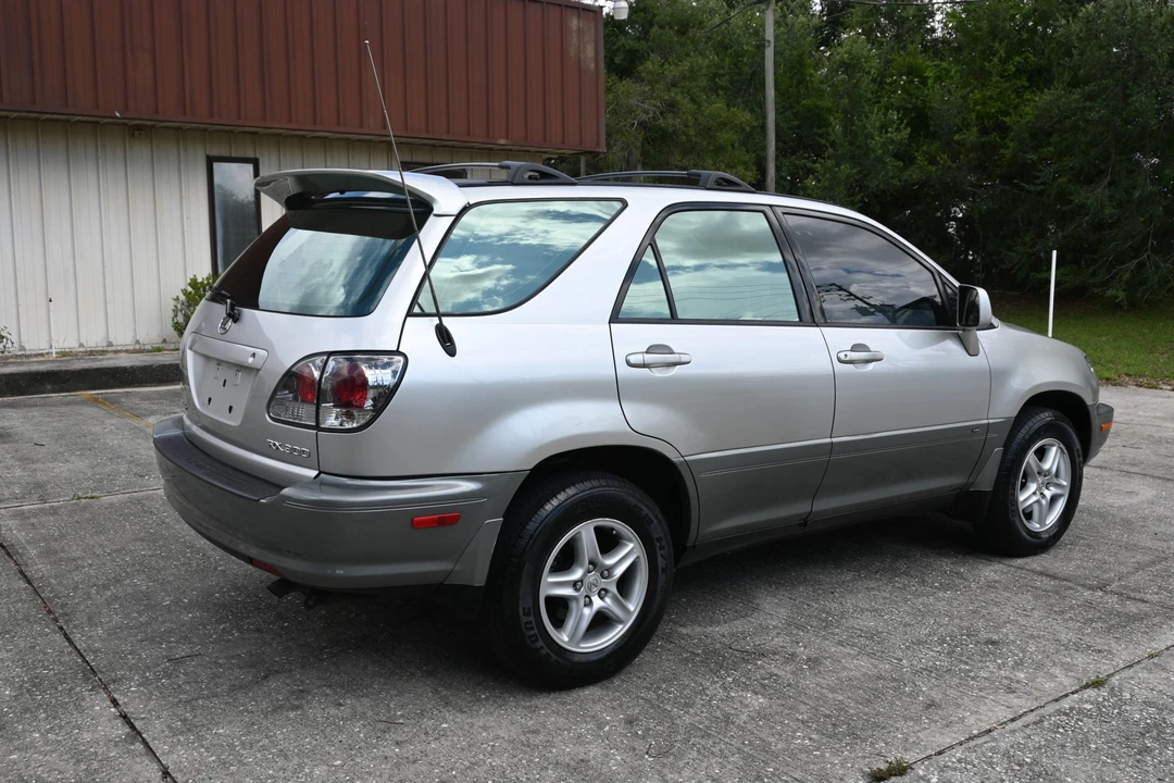 2002 Lexus RX 1st Gen - Image 11 of 31