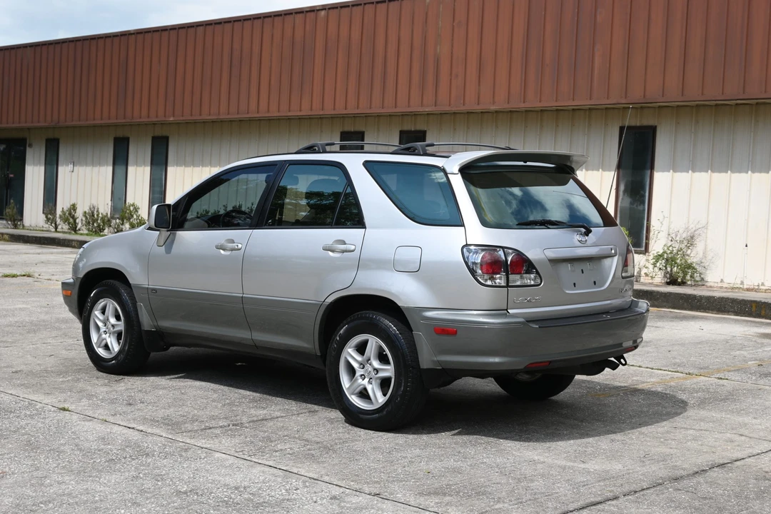 2002 Lexus RX 1st Gen - Image 17 of 31