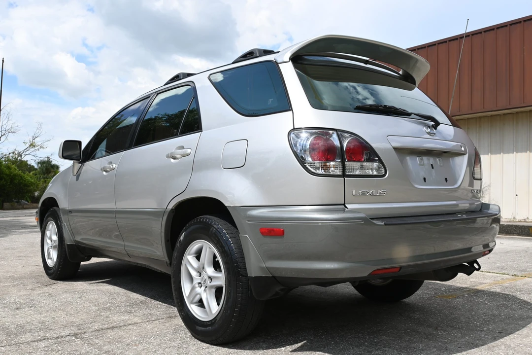 2002 Lexus RX 1st Gen - Image 16 of 31