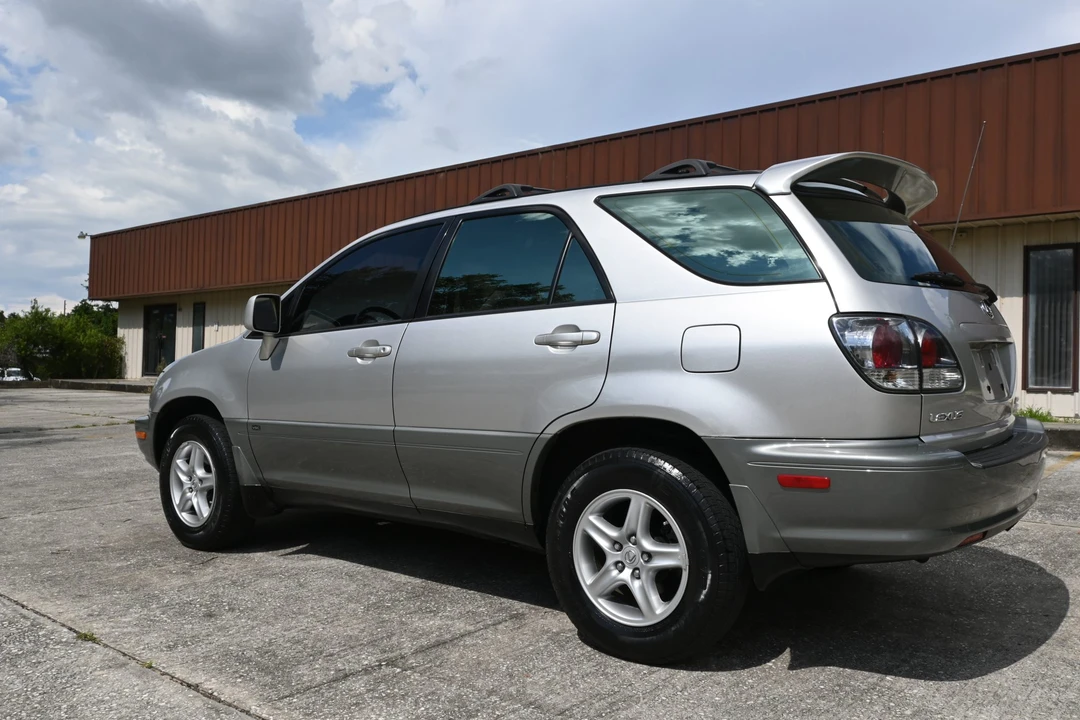 2002 Lexus RX 1st Gen - Image 18 of 31