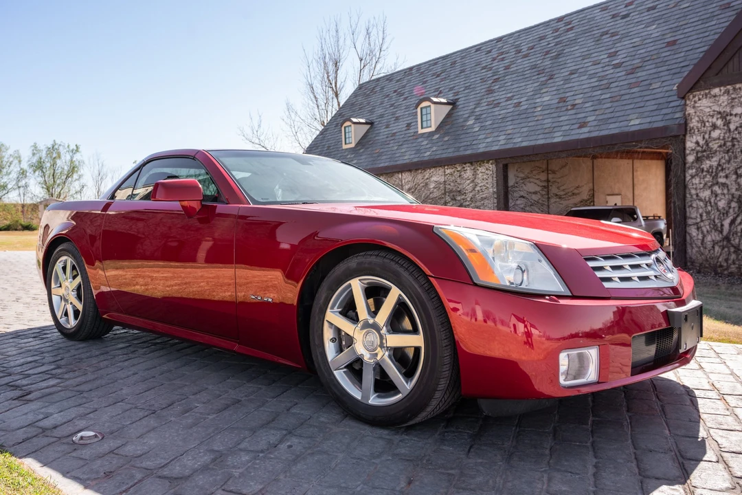 2004 Cadillac XLR - Image 9 of 31