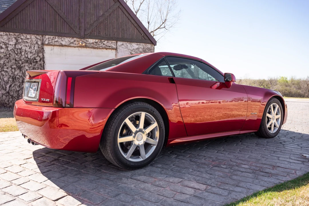 2004 Cadillac XLR - Image 7 of 31