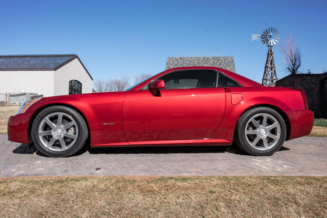 2004 Cadillac XLR - Image 5 of 31