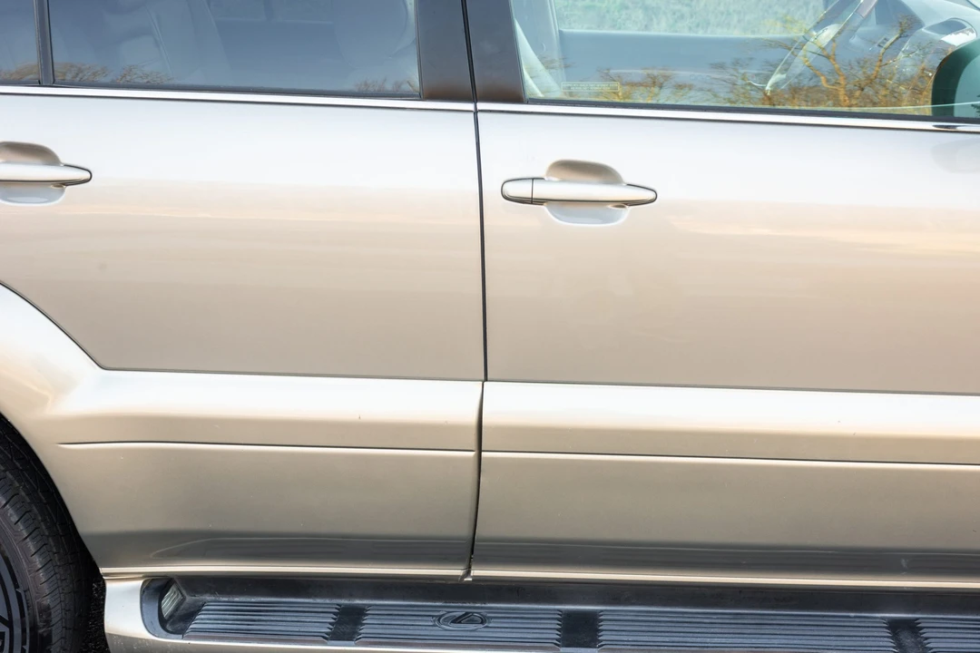 2004 Lexus GX 1st Gen - Image 23 of 31