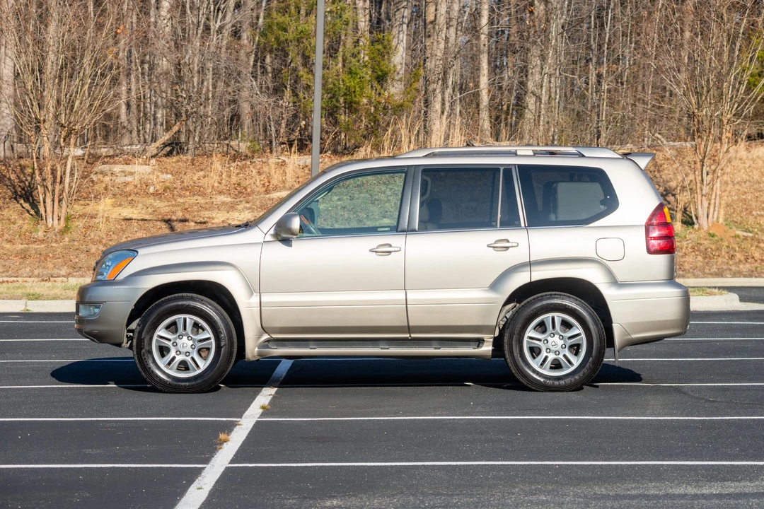 2004 Lexus GX 1st Gen - Image 8 of 31