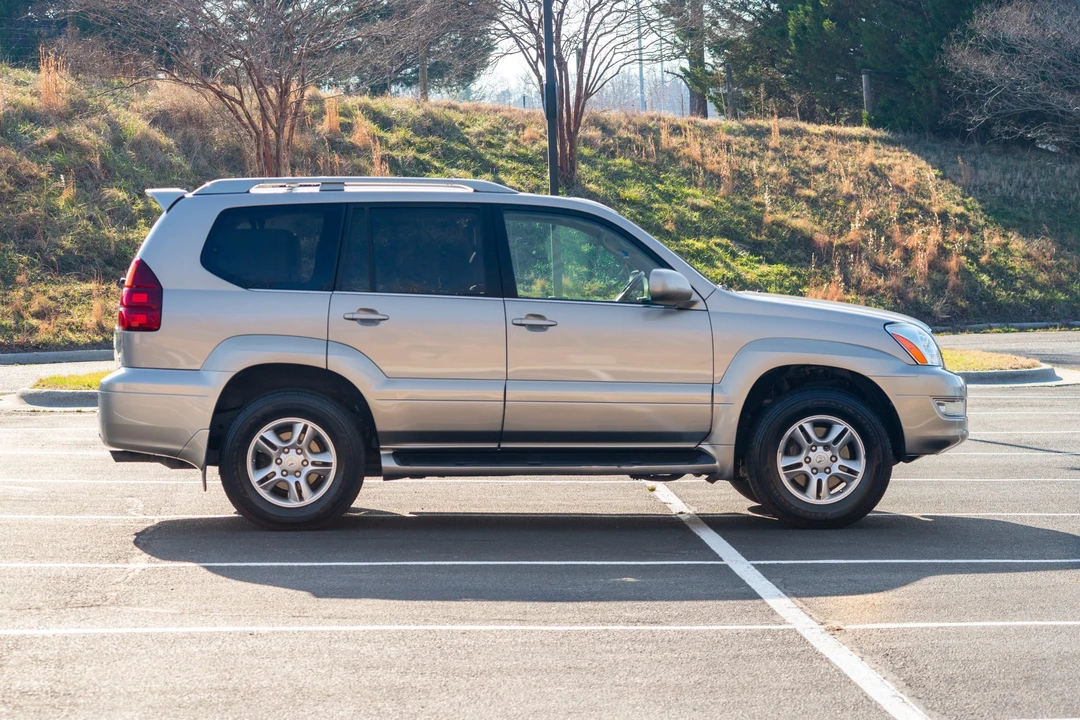 2004 Lexus GX 1st Gen - Image 4 of 31