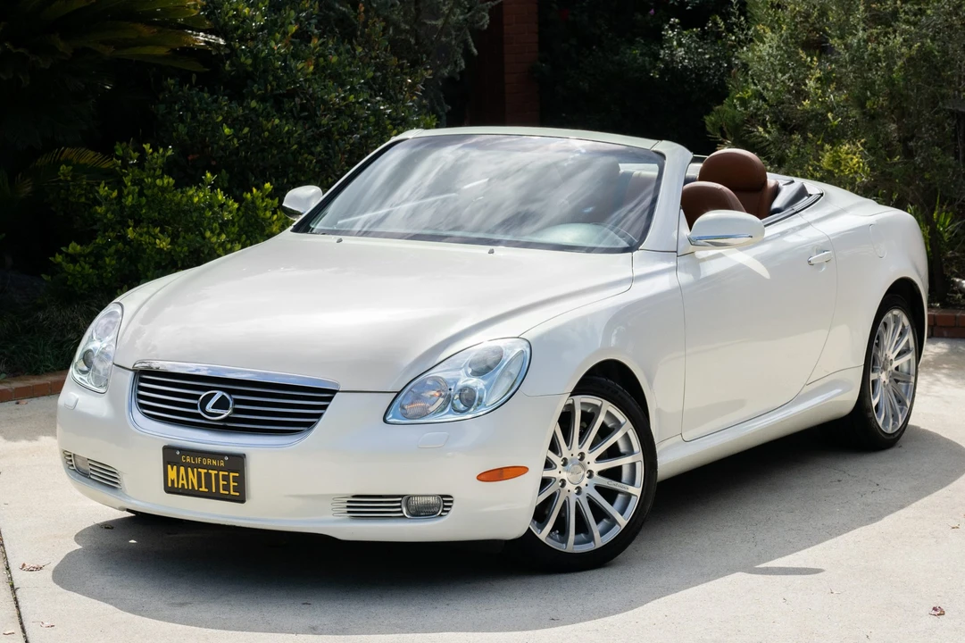 2004 Lexus SC430 - Image 2 of 31