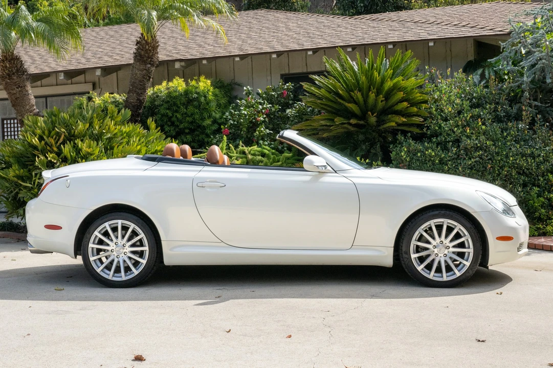 2004 Lexus SC430 - Image 4 of 31