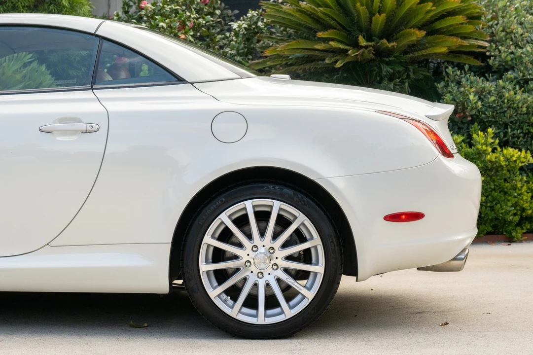 2004 Lexus SC430 - Image 19 of 31