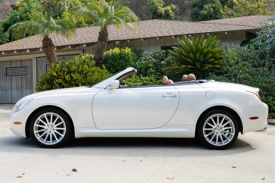 2004 Lexus SC430 - Image 8 of 31