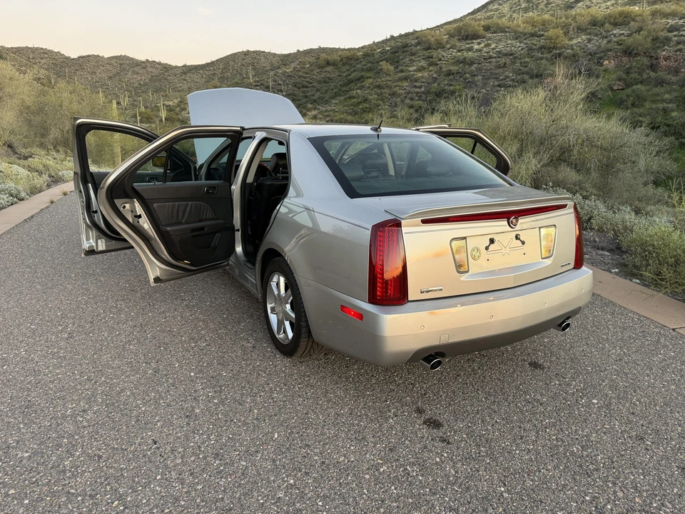2005 Cadillac STS - Image 15 of 31