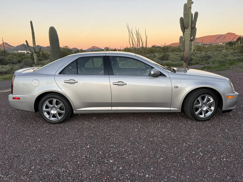 2005 Cadillac STS - Image 8 of 31