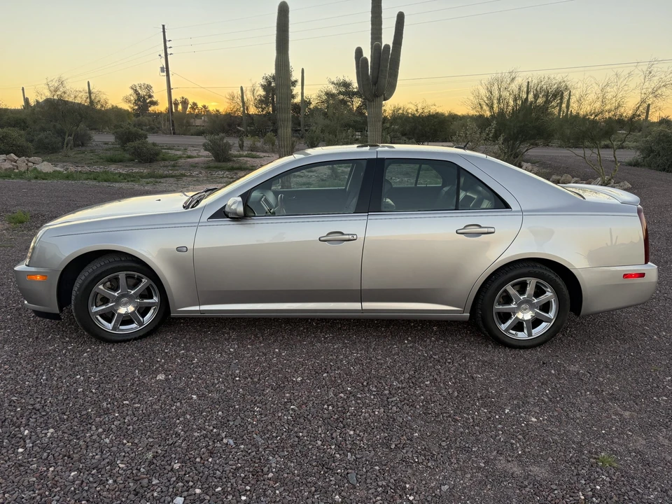 2005 Cadillac STS - Image 13 of 31