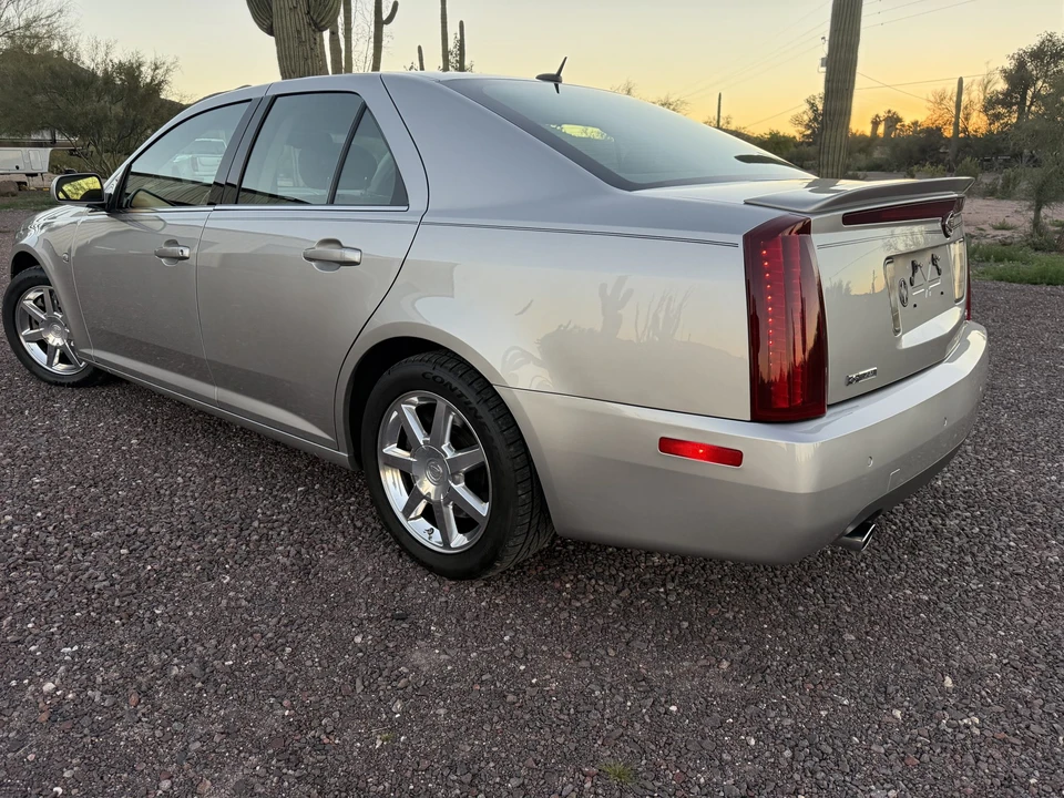 2005 Cadillac STS - Image 12 of 31