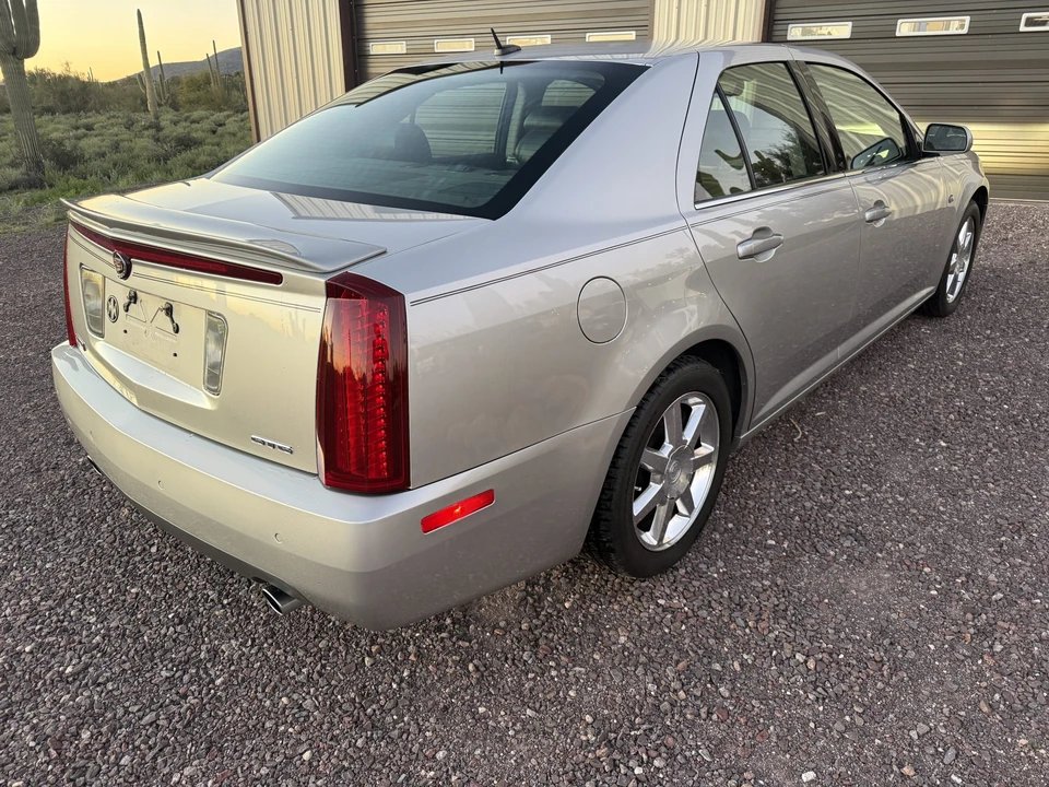 2005 Cadillac STS - Image 10 of 31