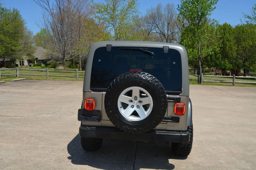 2005 Jeep TJ Wrangler - Image 15 of 31