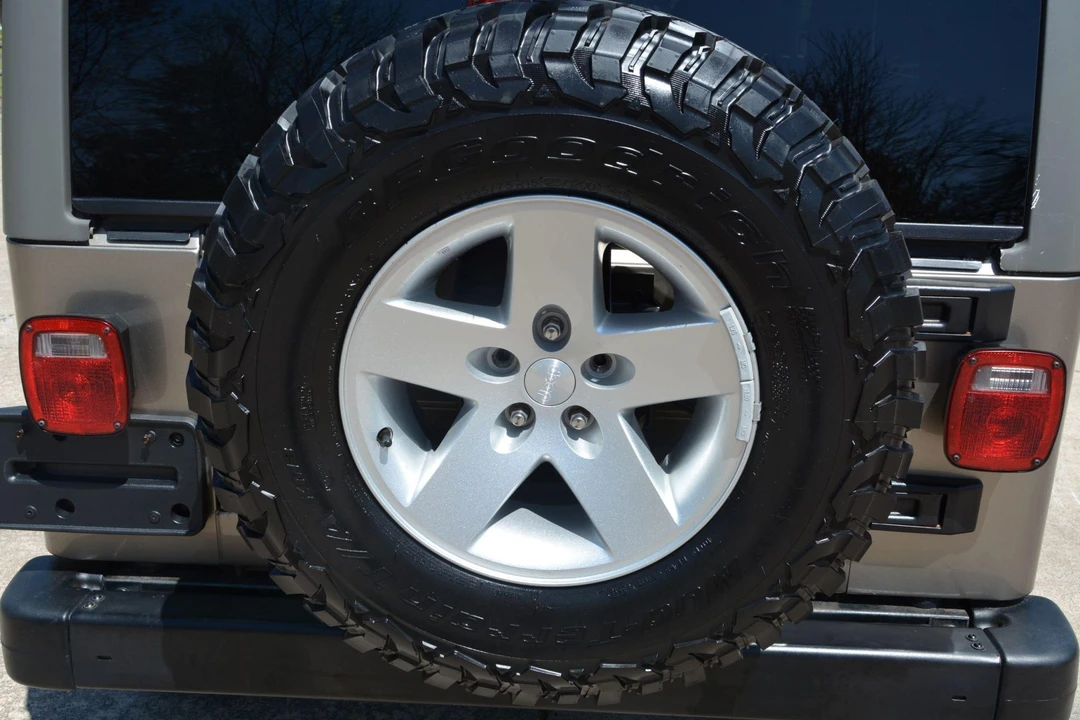 2005 Jeep TJ Wrangler - Image 20 of 31