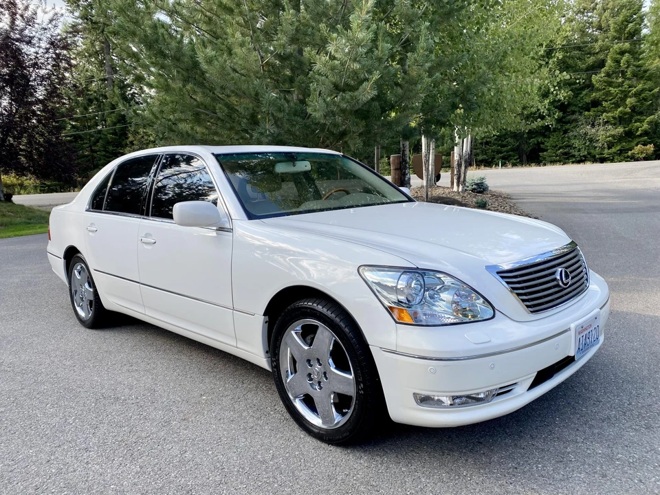 2005 Lexus LS 3rd Gen - Image 10 of 31