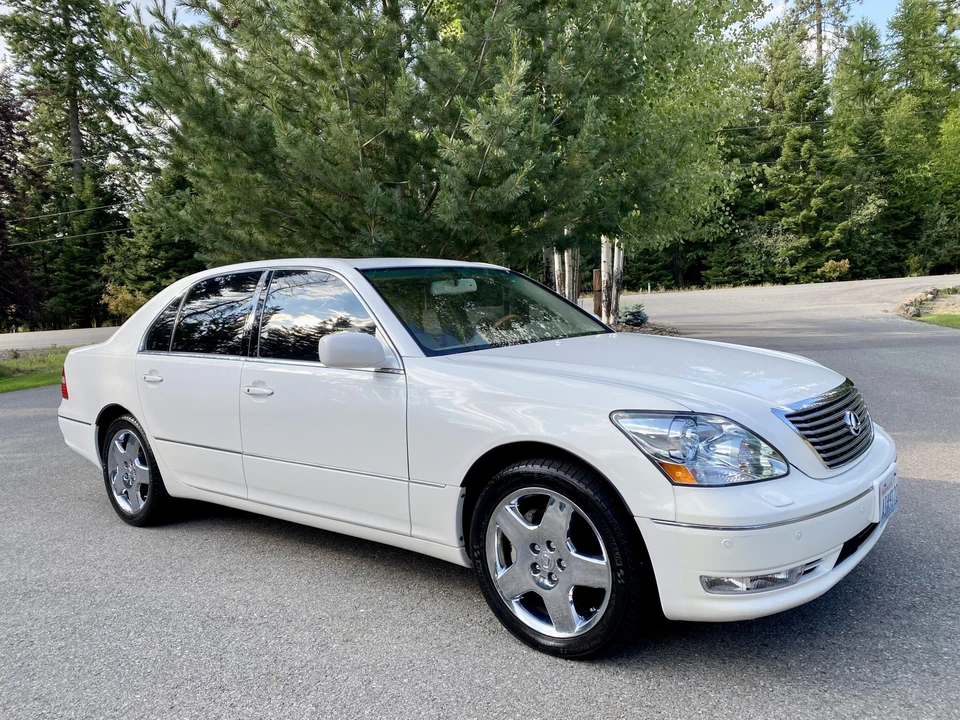 2005 Lexus LS 3rd Gen - Image 9 of 31