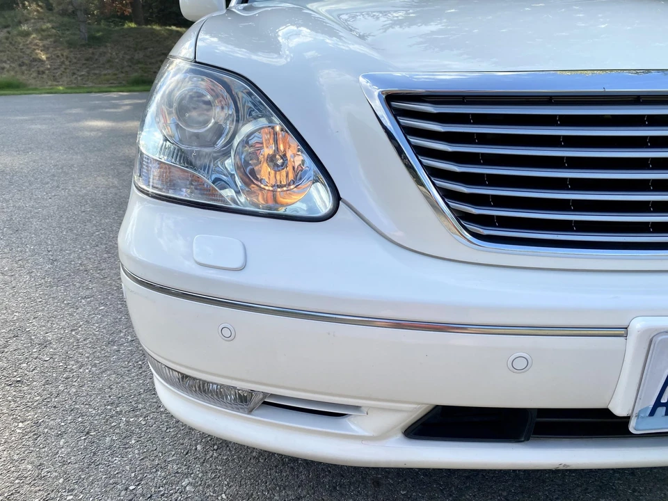 2005 Lexus LS 3rd Gen - Image 23 of 31