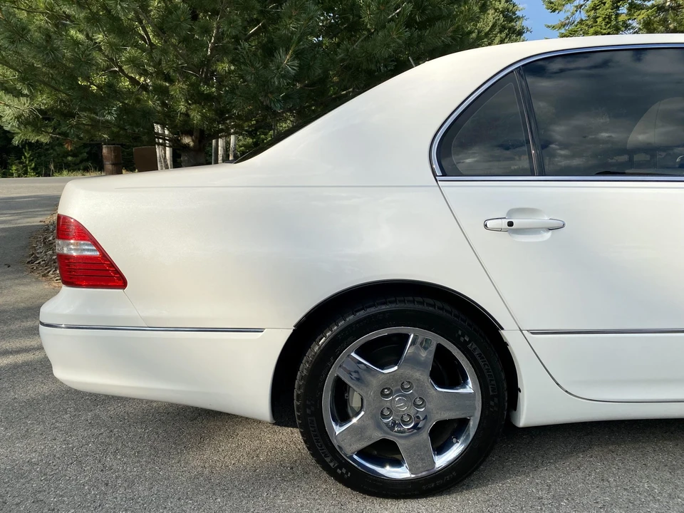 2005 Lexus LS 3rd Gen - Image 21 of 31