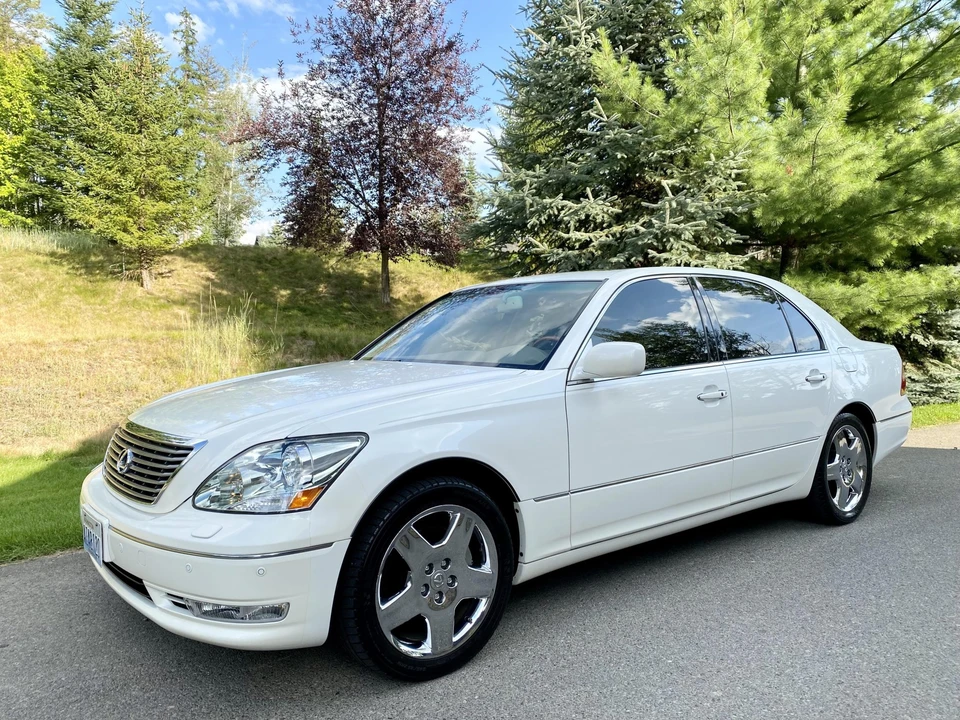 2005 Lexus LS 3rd Gen - Image 2 of 31