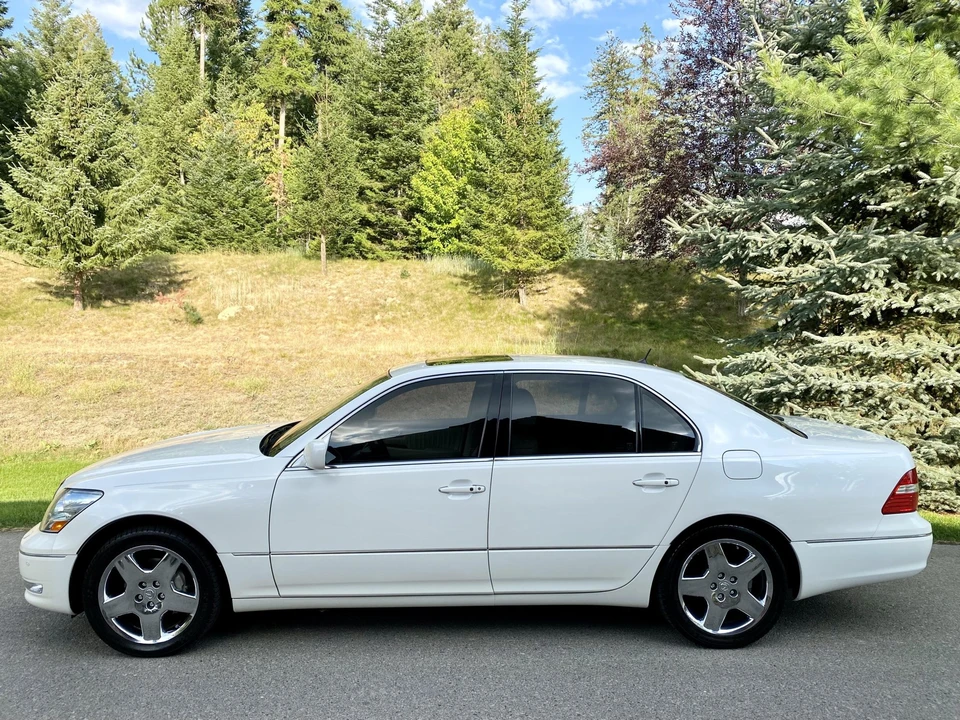 2005 Lexus LS 3rd Gen - Image 3 of 31