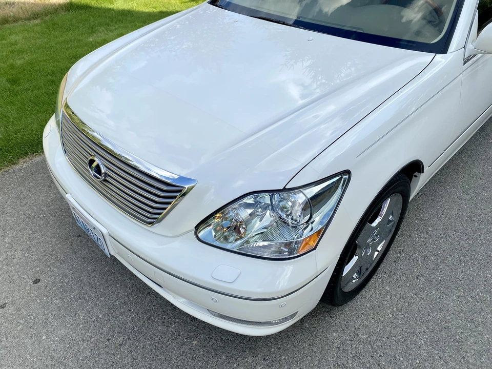 2005 Lexus LS 3rd Gen - Image 19 of 31