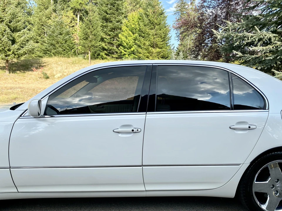 2005 Lexus LS 3rd Gen - Image 20 of 31
