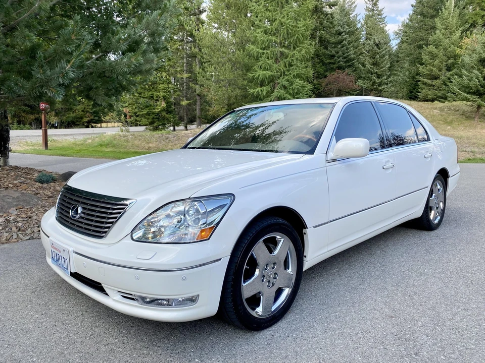 2005 Lexus LS 3rd Gen - Image 13 of 31