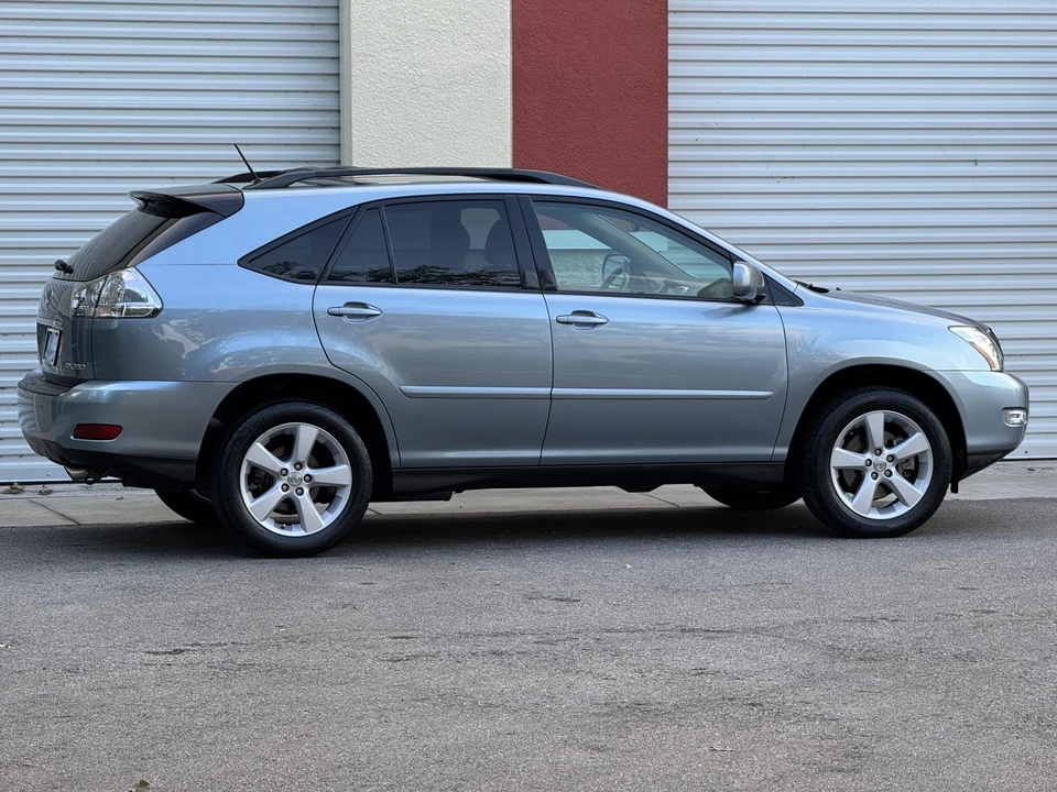 2005 Lexus RX 2nd Gen - Image 11 of 31