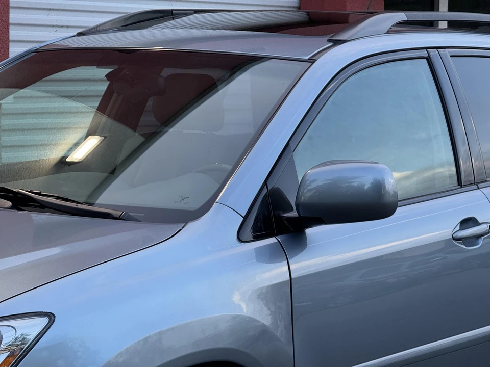 2005 Lexus RX 2nd Gen - Image 21 of 31