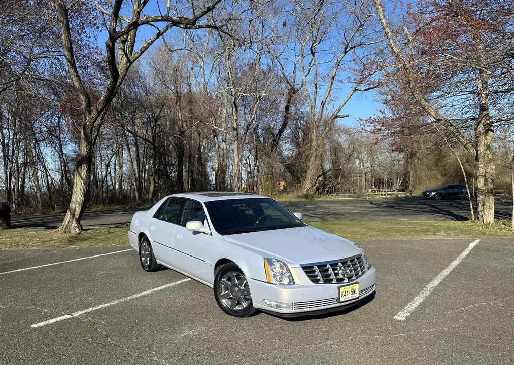 2006 Cadillac DTS - Image 8 of 31
