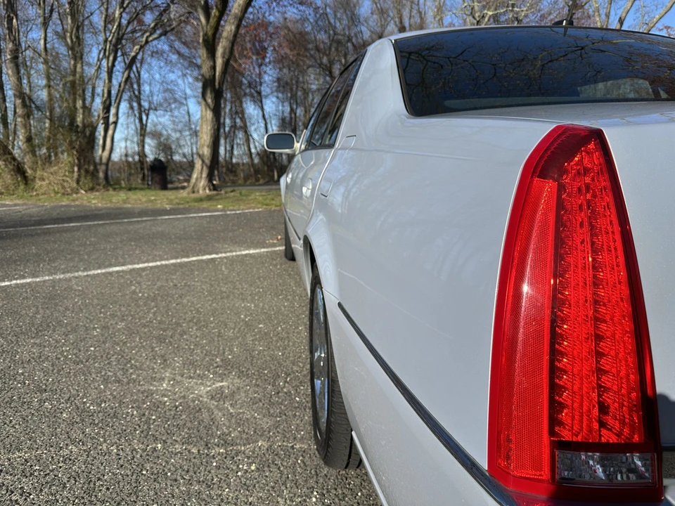 2006 Cadillac DTS - Image 24 of 31