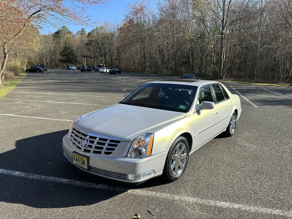 2006 Cadillac DTS - Image 3 of 31