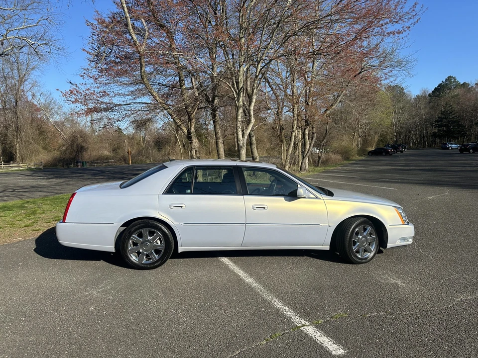 2006 Cadillac DTS - Image 11 of 31