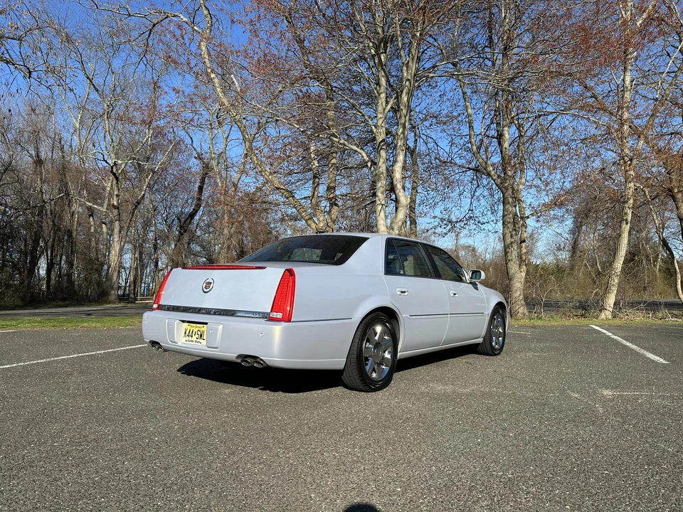 2006 Cadillac DTS - Image 13 of 31