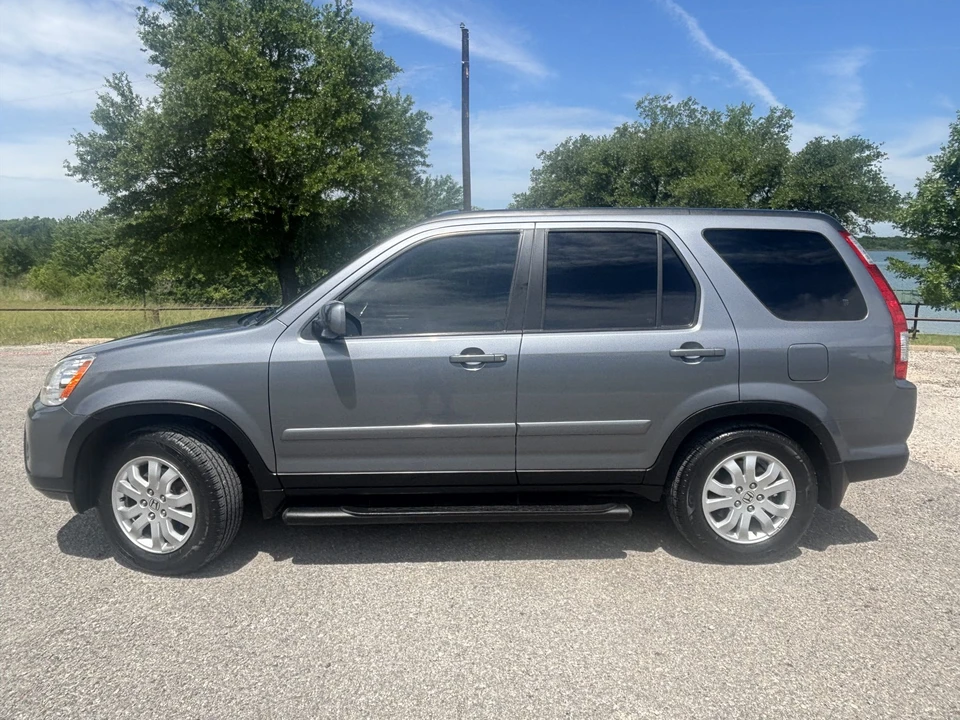 2006 Honda CR-V 2nd Gen - Image 3 of 31