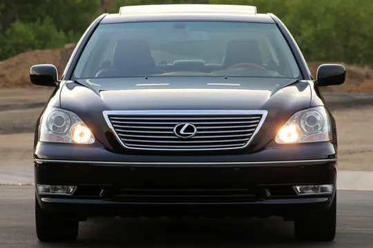 2006 Lexus LS 3rd Gen - Image 4 of 31