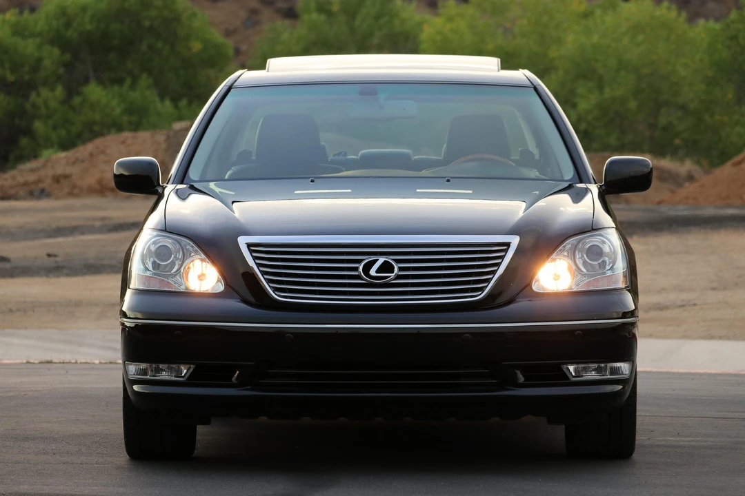 2006 Lexus LS 3rd Gen - Image 5 of 31