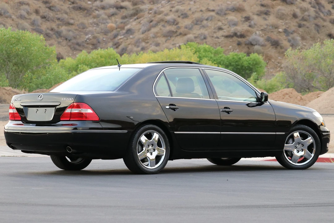 2006 Lexus LS 3rd Gen - Image 10 of 31