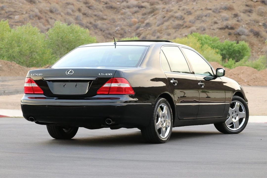 2006 Lexus LS 3rd Gen - Image 12 of 31